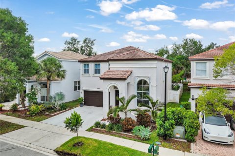 Villa ou maison à vendre à Miramar, Floride: 4 chambres, 190.82 m2 № 1836009 - photo 4