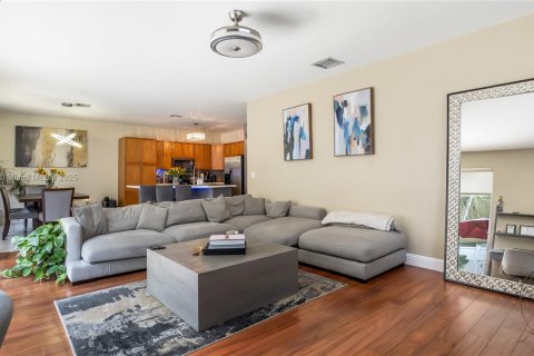 Villa ou maison à vendre à Miramar, Floride: 4 chambres, 190.82 m2 № 1836009 - photo 6