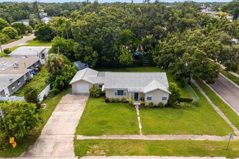 Casa en venta en Saint Petersburg, Florida, 3 dormitorios, 142.14 m2 № 1907558 - foto 2