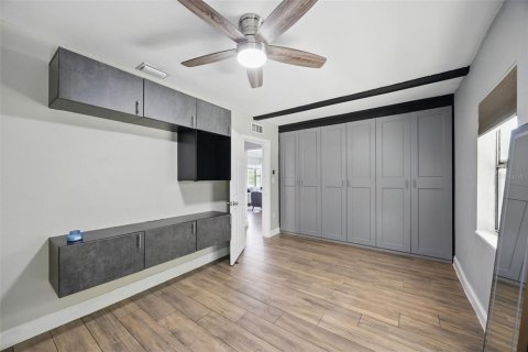 House in Saint Petersburg, Florida 3 bedrooms, 142.14 sq.m. № 1907558 - photo 19