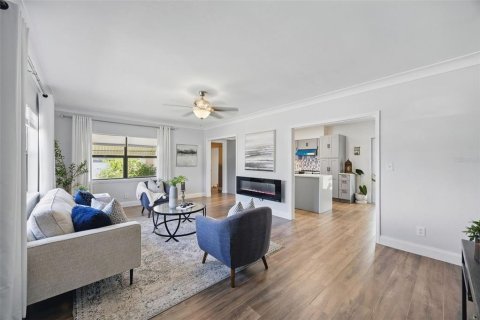 Villa ou maison à vendre à Saint Petersburg, Floride: 3 chambres, 142.14 m2 № 1907558 - photo 5