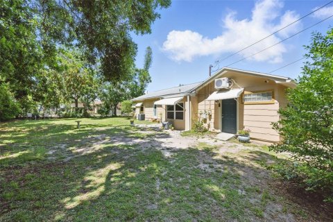 House in Saint Petersburg, Florida 3 bedrooms, 142.14 sq.m. № 1907558 - photo 26