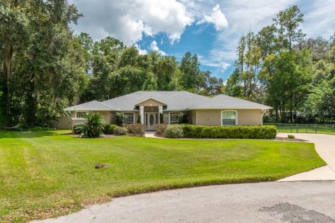 House in Ocala, Florida 4 bedrooms, 229.75 sq.m. № 1902790 - photo 1