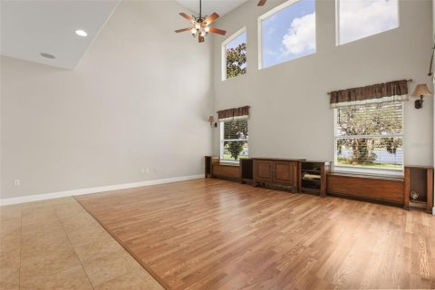 Casa en alquiler en Orlando, Florida, 6 dormitorios, 414.62 m2 № 2219386 - foto 18