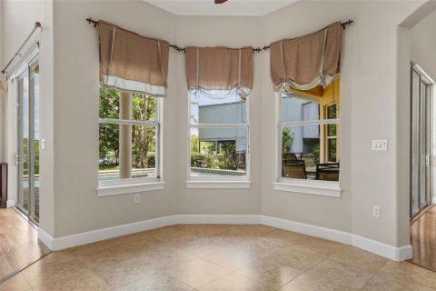 Casa en alquiler en Orlando, Florida, 6 dormitorios, 414.62 m2 № 2219386 - foto 16