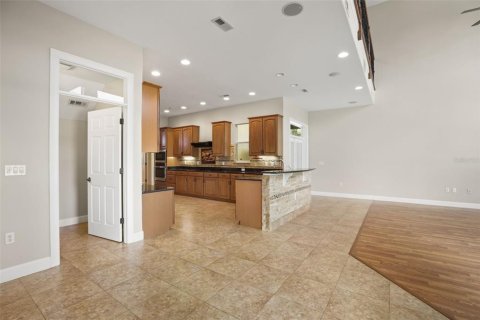 Casa en alquiler en Orlando, Florida, 6 dormitorios, 414.62 m2 № 2219386 - foto 17