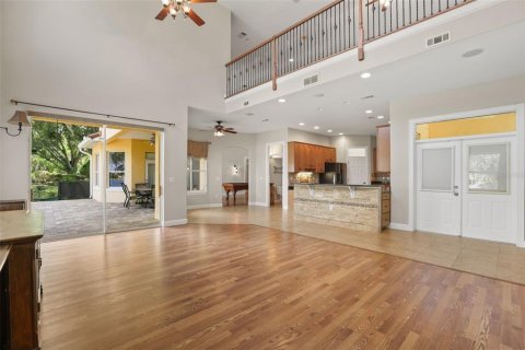 Casa en alquiler en Orlando, Florida, 6 dormitorios, 414.62 m2 № 2219386 - foto 19