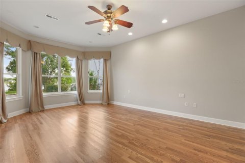 Casa en alquiler en Orlando, Florida, 6 dormitorios, 414.62 m2 № 2219386 - foto 30