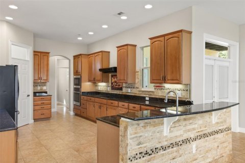 Casa en alquiler en Orlando, Florida, 6 dormitorios, 414.62 m2 № 2219386 - foto 21