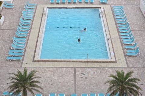 Condo in Hollywood, Florida, 2 bedrooms № 2082091 - photo 10