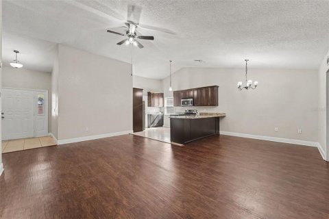 Casa en venta en New Port Richey, Florida, 4 dormitorios, 155.15 m2 № 2383480 - foto 4