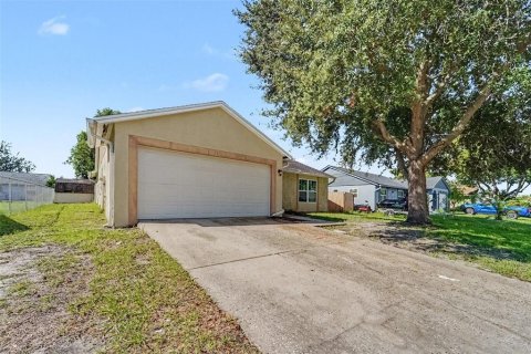 Casa en venta en New Port Richey, Florida, 4 dormitorios, 155.15 m2 № 2383480 - foto 2