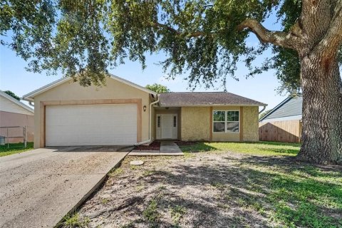 Casa en New Port Richey, Florida 4 dormitorios, 155.15 m2 № 2383480