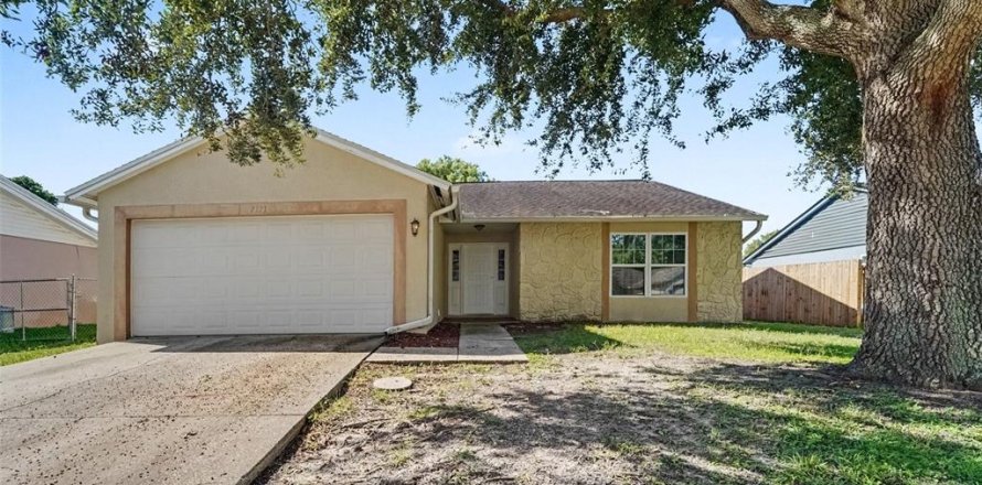 Casa en New Port Richey, Florida 4 dormitorios, 155.15 m2 № 2383480