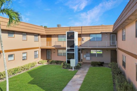Condo in Delray Beach, Florida, 2 bedrooms  № 2082052 - photo 14