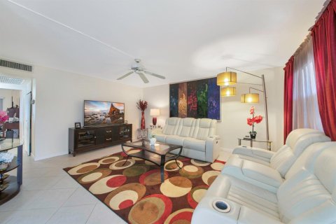 Condo in Delray Beach, Florida, 2 bedrooms  № 2082052 - photo 2