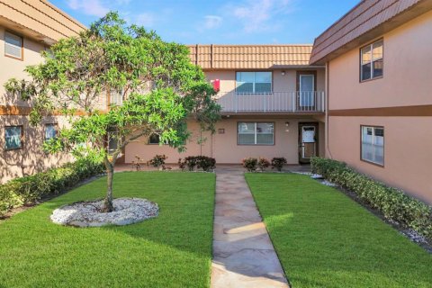 Condo in Delray Beach, Florida, 2 bedrooms  № 2082052 - photo 17