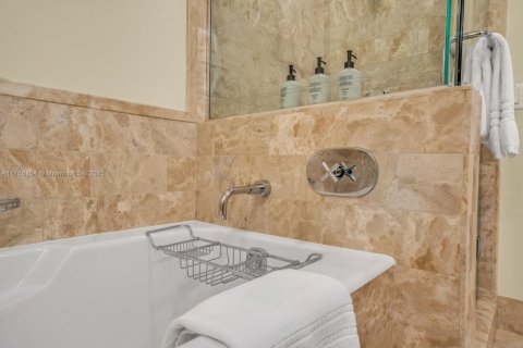 Снять в аренду кондоминиум в Майами, Флорида 2 спальни, 167.32м2, № 2035074 - фото 23