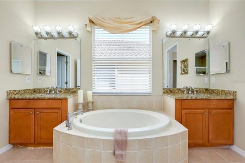 House in North Port, Florida 4 bedrooms, 292.08 sq.m. № 1841822 - photo 20