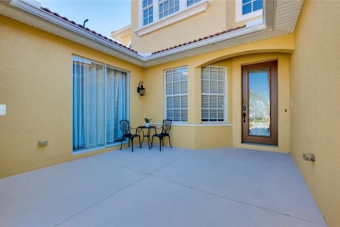 House in North Port, Florida 4 bedrooms, 292.08 sq.m. № 1841822 - photo 3