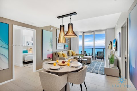 Condo in Hollywood, Florida, 2 bedrooms  № 2013696 - photo 6