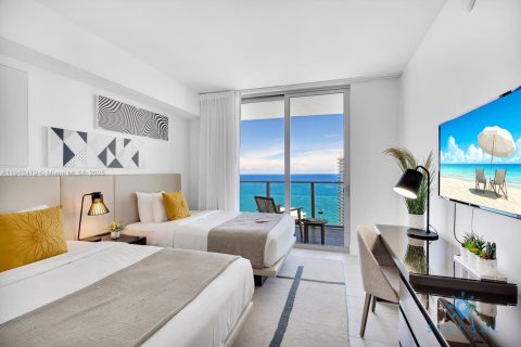 Condo in Hollywood, Florida, 2 bedrooms  № 2013696 - photo 11