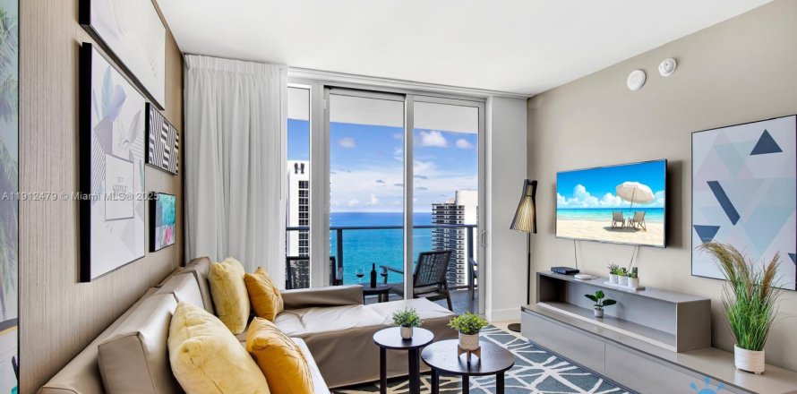 Condo in Hollywood, Florida, 2 bedrooms  № 2013696