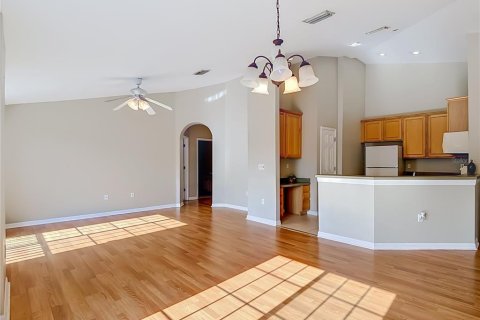 Adosado en venta en Wesley Chapel, Florida, 2 dormitorios, 109.25 m2 № 2092783 - foto 7