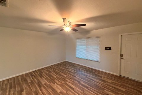 House in Port St. Lucie, Florida 3 bedrooms, 109.25 sq.m. № 2366195 - photo 3