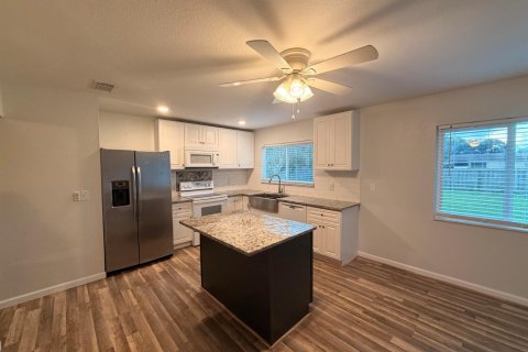 House in Port St. Lucie, Florida 3 bedrooms, 109.25 sq.m. № 2366195 - photo 5