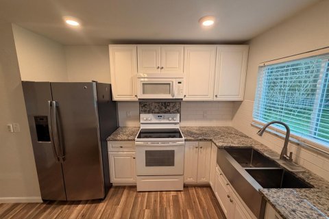 House in Port St. Lucie, Florida 3 bedrooms, 109.25 sq.m. № 2366195