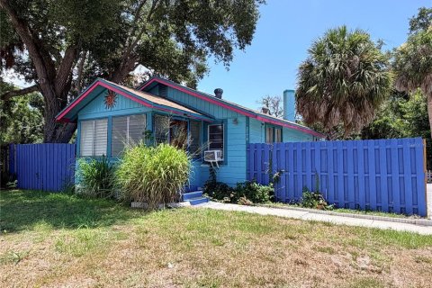 House in Sarasota, Florida 3 bedrooms, 107.02 sq.m. № 2150373