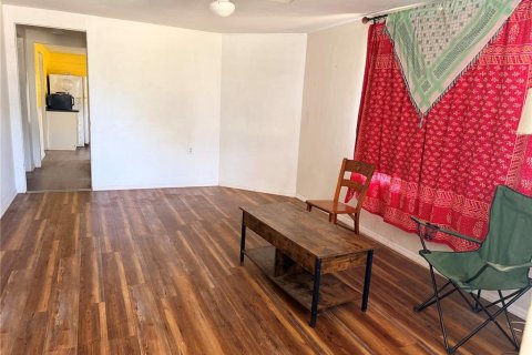 House in Sarasota, Florida 3 bedrooms, 107.02 sq.m. № 2150373 - photo 3