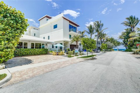 Villa ou maison à louer à Hollywood, Floride: 2 chambres, 130.06 m2 № 1959070 - photo 15