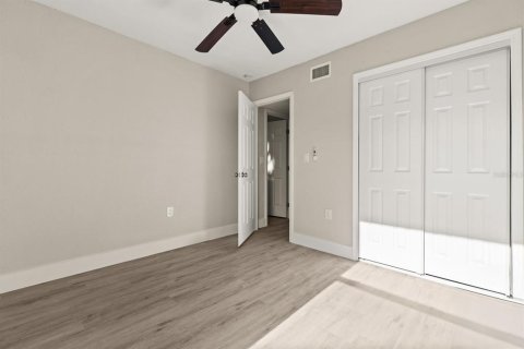 Casa en venta en Deltona, Florida, 4 dormitorios, 191.56 m2 № 2092164 - foto 19