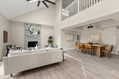Casa en venta en Deltona, Florida, 4 dormitorios, 191.56 m2 № 2092164 - foto 3