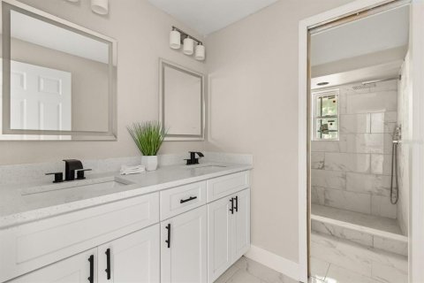 Casa en venta en Deltona, Florida, 4 dormitorios, 191.56 m2 № 2092164 - foto 17