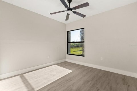 Casa en venta en Deltona, Florida, 4 dormitorios, 191.56 m2 № 2092164 - foto 24
