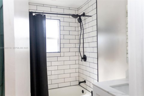 Casa en venta en Hollywood, Florida, 2 dormitorios, 79.71 m2 № 1990223 - foto 9