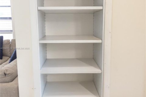 Casa en venta en Hollywood, Florida, 2 dormitorios, 79.71 m2 № 1990223 - foto 8