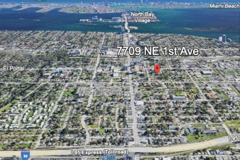 Propiedad comercial en venta en Miami, Florida № 1941614 - foto 11