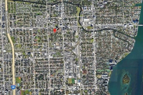 Propiedad comercial en venta en Miami, Florida № 1941614 - foto 6