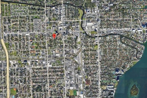 Propiedad comercial en venta en Miami, Florida № 1941614 - foto 5