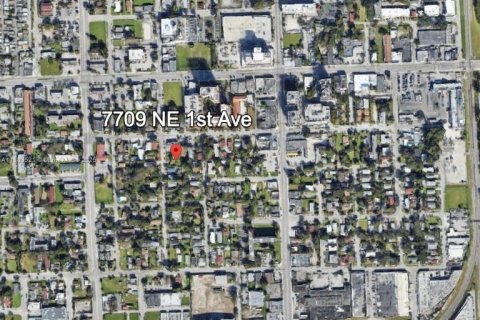 Propiedad comercial en venta en Miami, Florida № 1941614 - foto 7