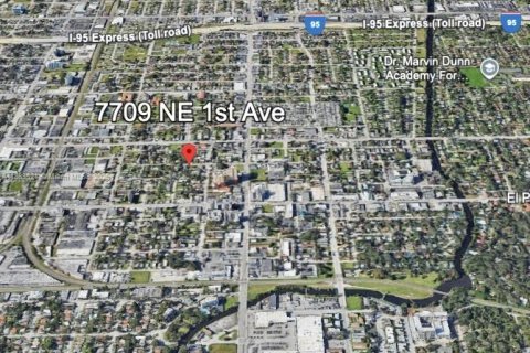 Propiedad comercial en venta en Miami, Florida № 1941614 - foto 9