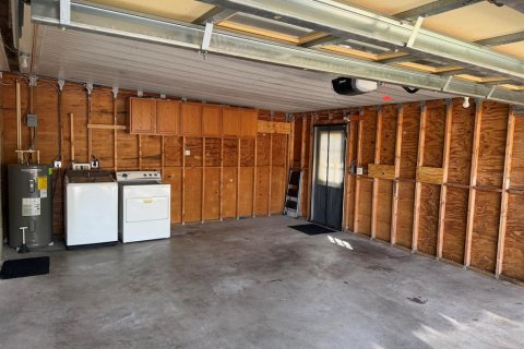 House in Saint Petersburg, Florida 4 bedrooms, 156.08 sq.m. № 2394104 - photo 20