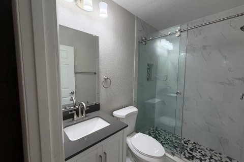 House in Saint Petersburg, Florida 4 bedrooms, 156.08 sq.m. № 2394104 - photo 7