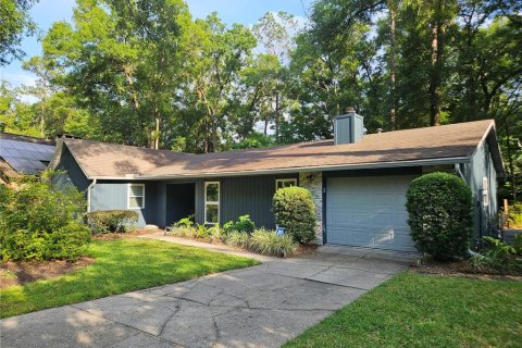 House in Gainesville, Florida 3 bedrooms, 112.88 sq.m. № 2221038