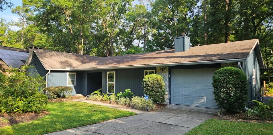 House in Gainesville, Florida 3 bedrooms, 112.88 sq.m. № 2221038
