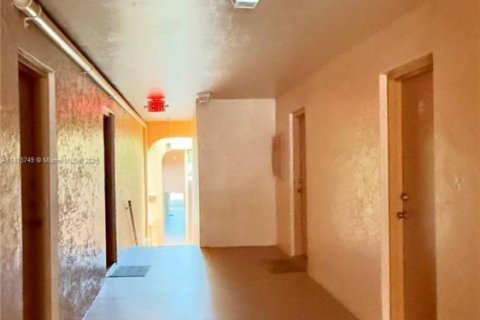 Condo in Miami Lakes, Florida, 2 bedrooms  № 2037487 - photo 27